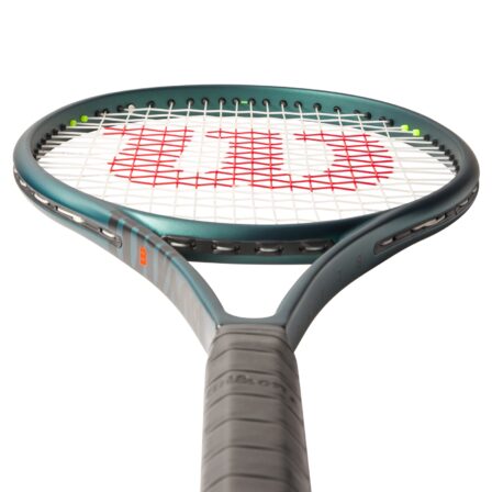 Wilson-Blade-100L-V9-4
